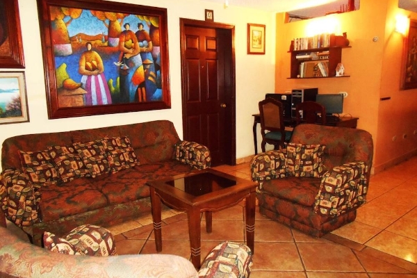 Hotel Suites Los Jicaros (San Pedro Sula)